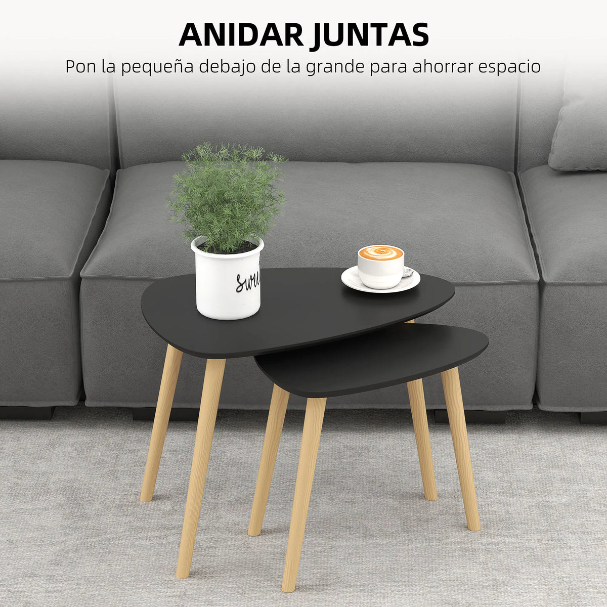 Juego de 2 mesas nido con diseño moderno y acabado natural.